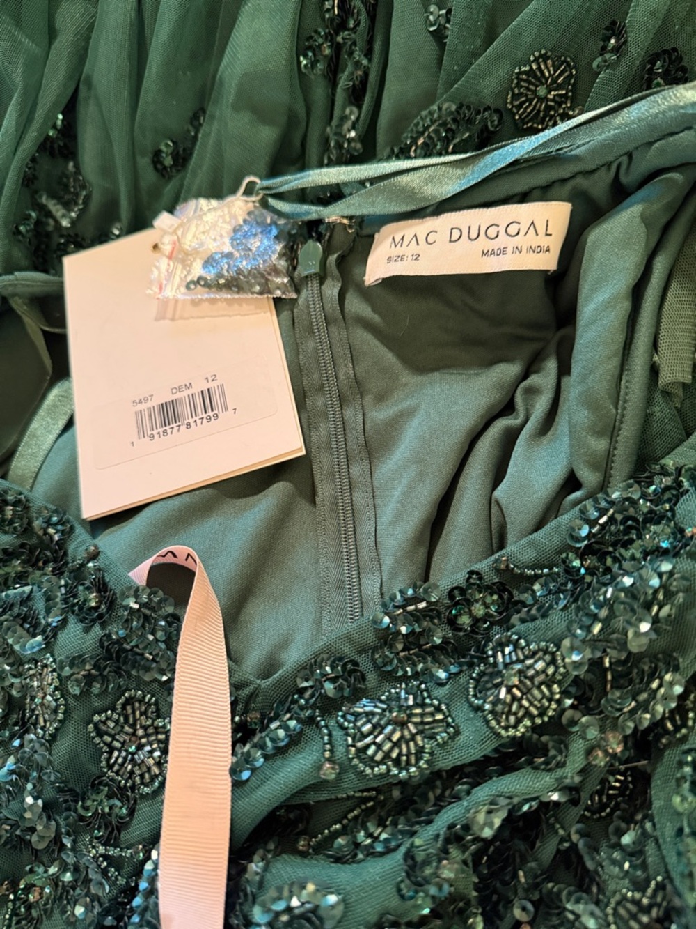 MAC DUGGAL
Green Embellished V Neck 3/4 Sleeve A Line Gown - Picture 12 of 13